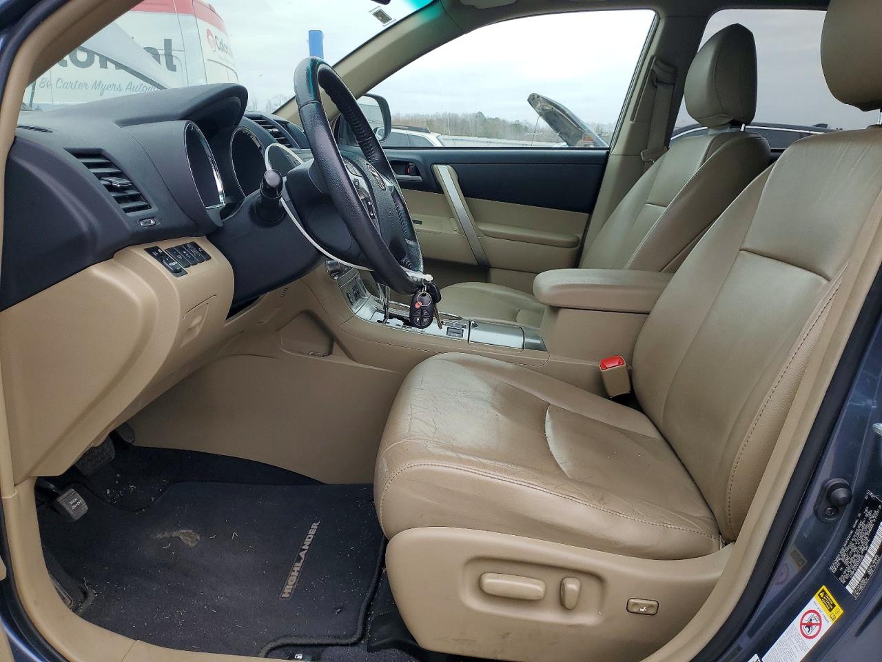 2012 TOYOTA HIGHLANDER BASE photo 13