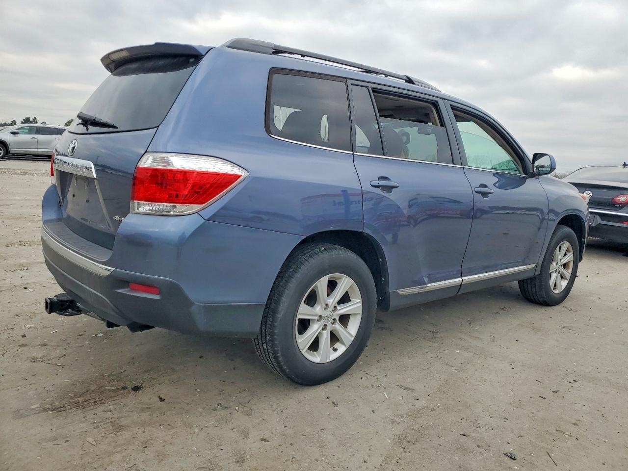2012 TOYOTA HIGHLANDER BASE photo 5