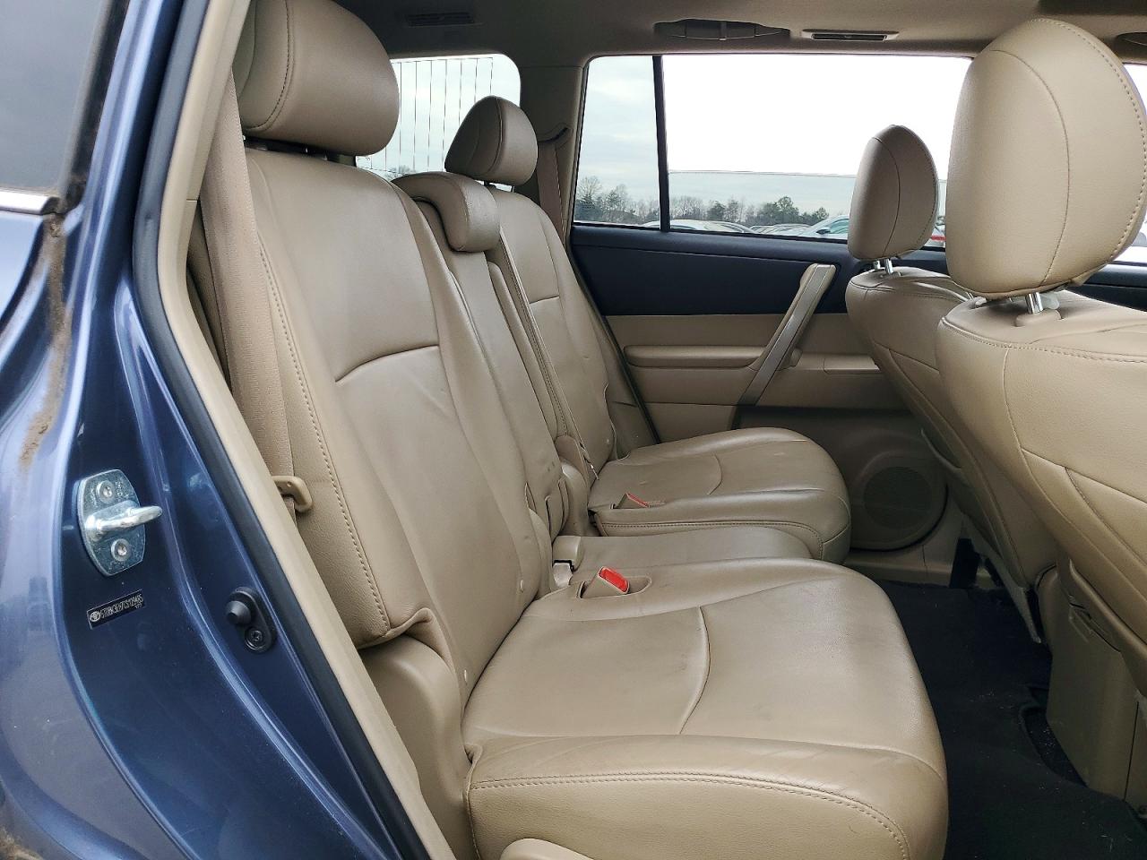 2012 TOYOTA HIGHLANDER BASE photo 21