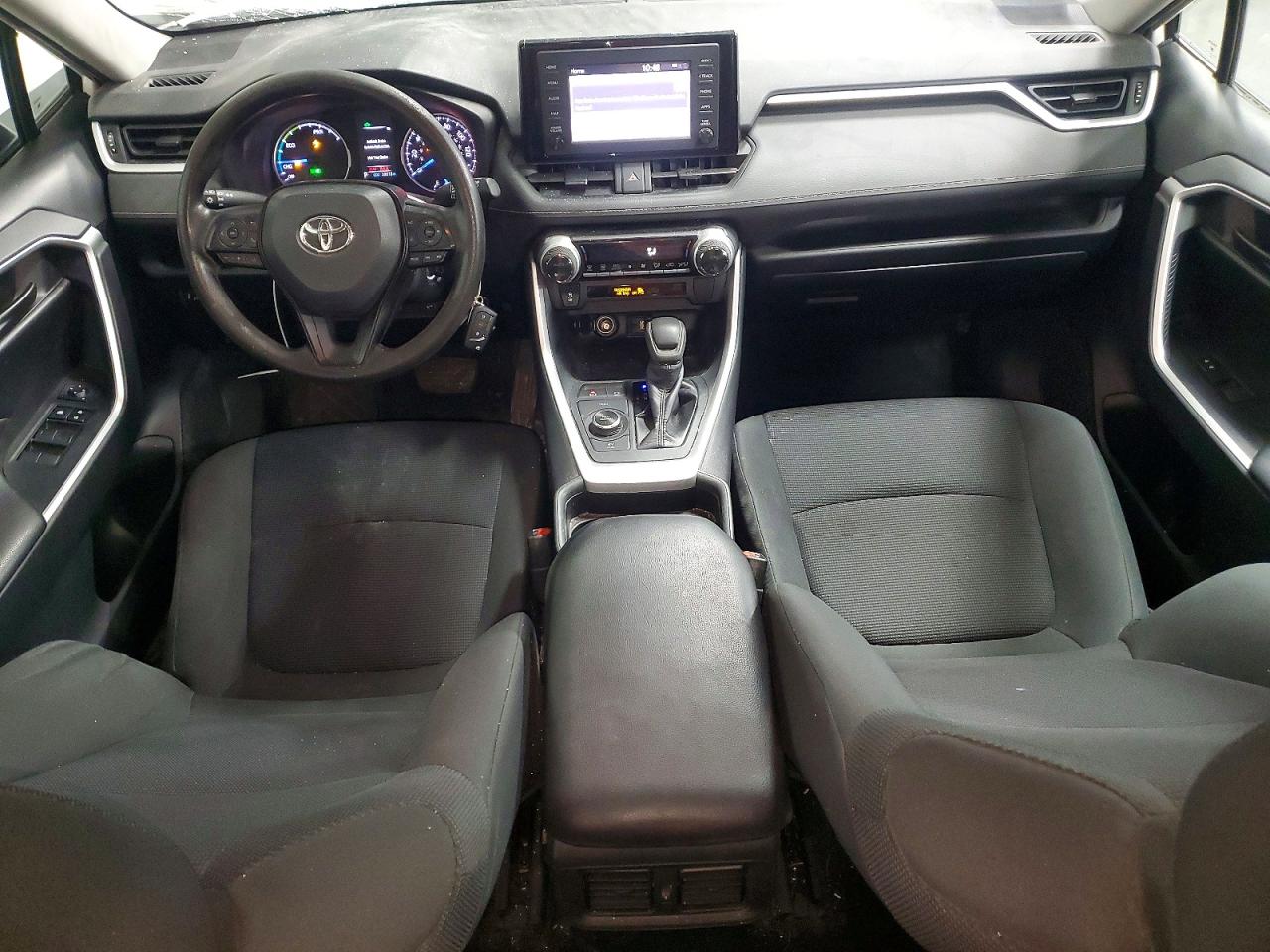 2019 TOYOTA RAV4 LE photo 8