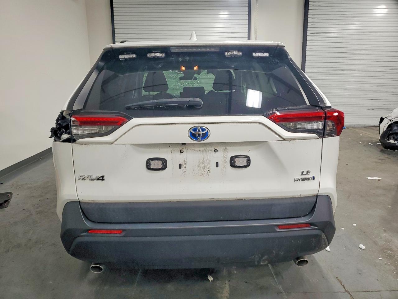 2019 TOYOTA RAV4 LE photo 6