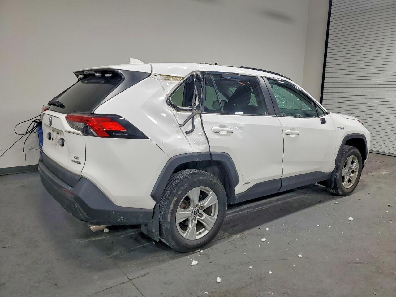 2019 TOYOTA RAV4 LE photo 3