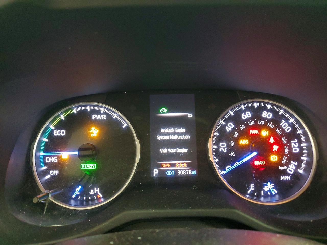 2019 TOYOTA RAV4 LE photo 9