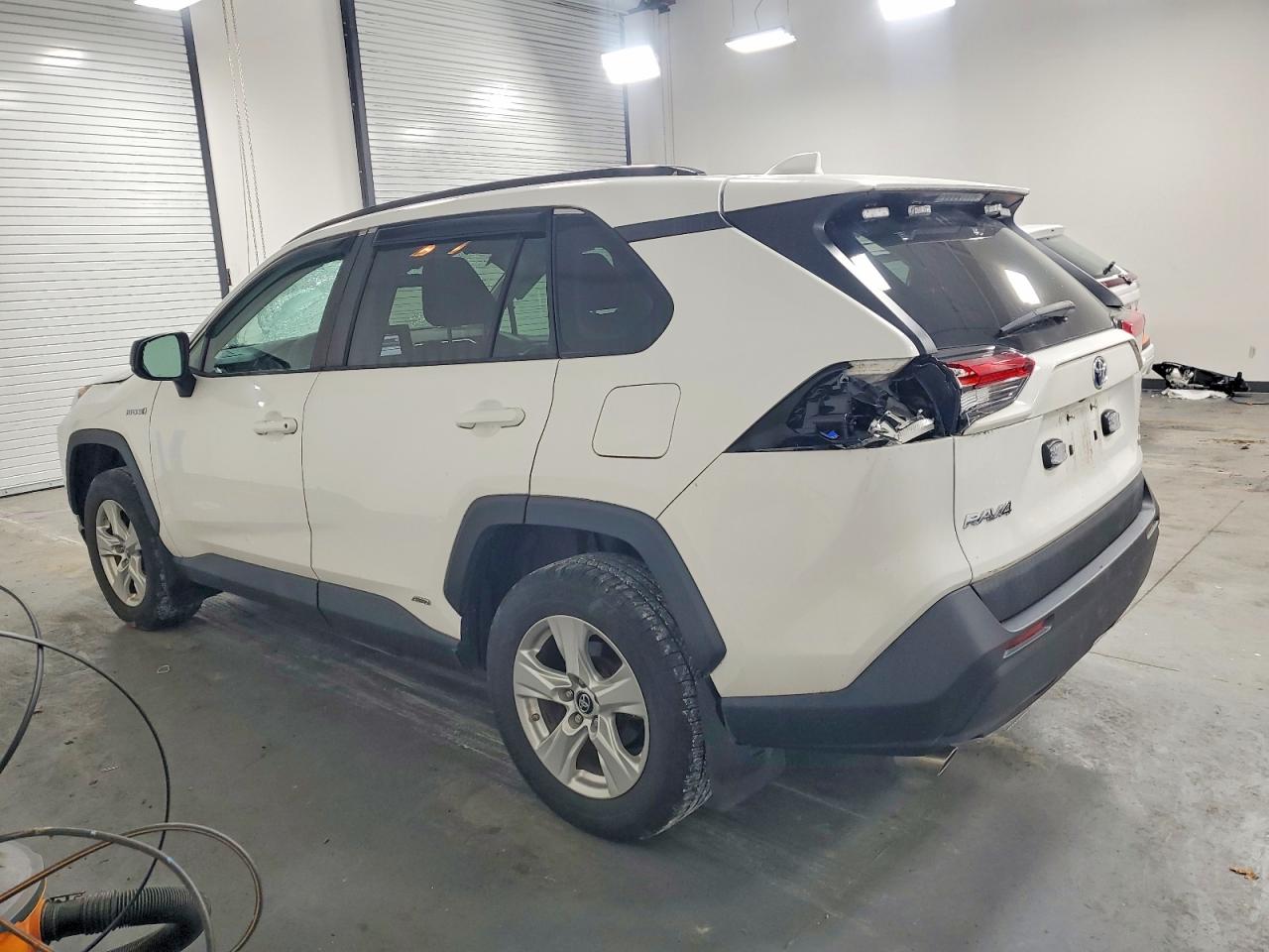 2019 TOYOTA RAV4 LE photo 2