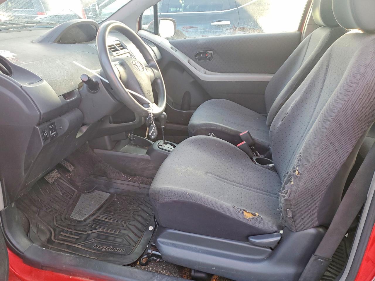 2010 TOYOTA YARIS photo 7