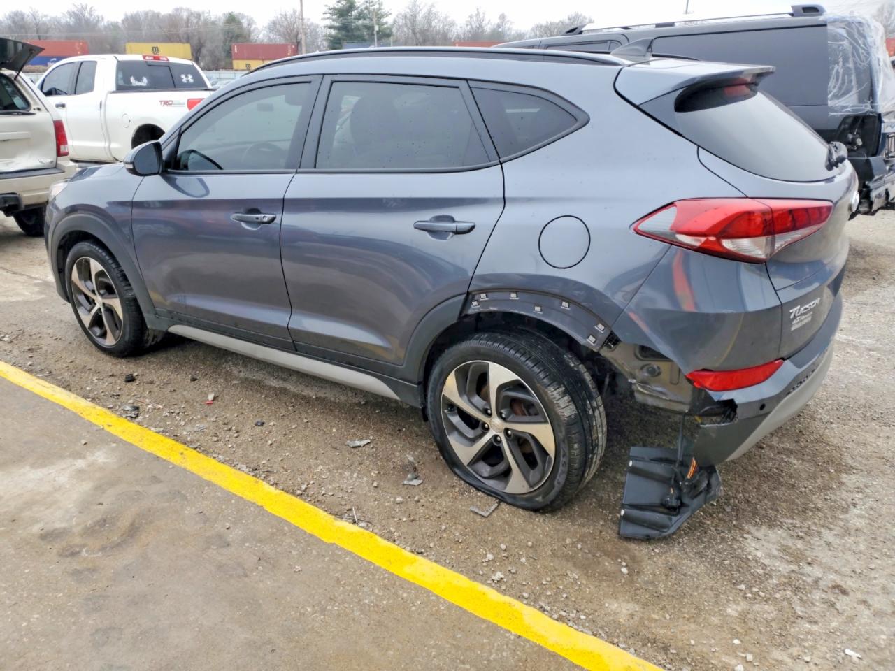 2018 HYUNDAI TUCSON VALUE photo 2