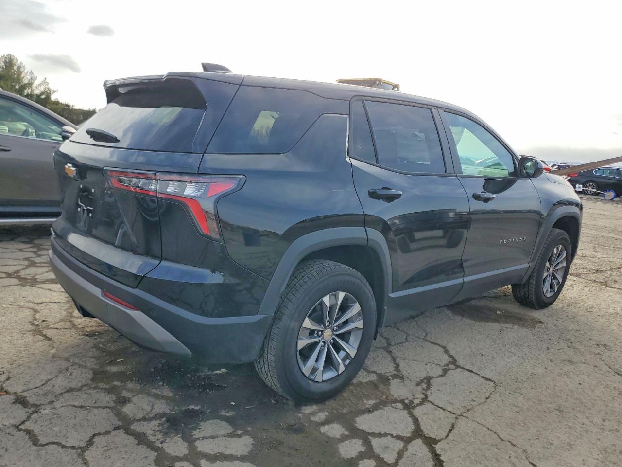 2026 CHEVROLET EQUINOX LT photo 3