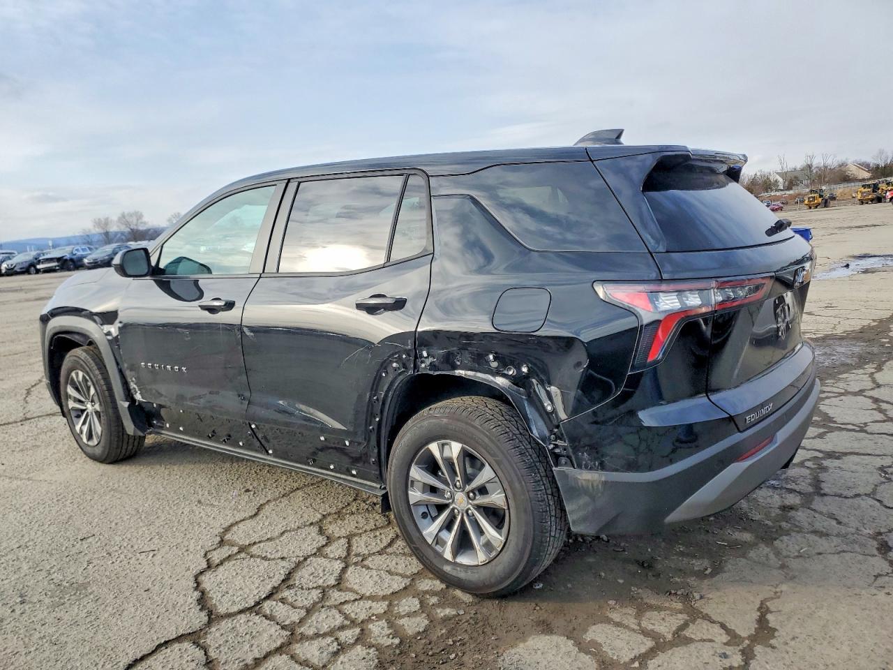 2026 CHEVROLET EQUINOX LT photo 2