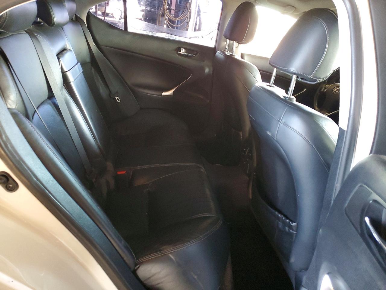 2012 LEXUS IS 250 photo 10
