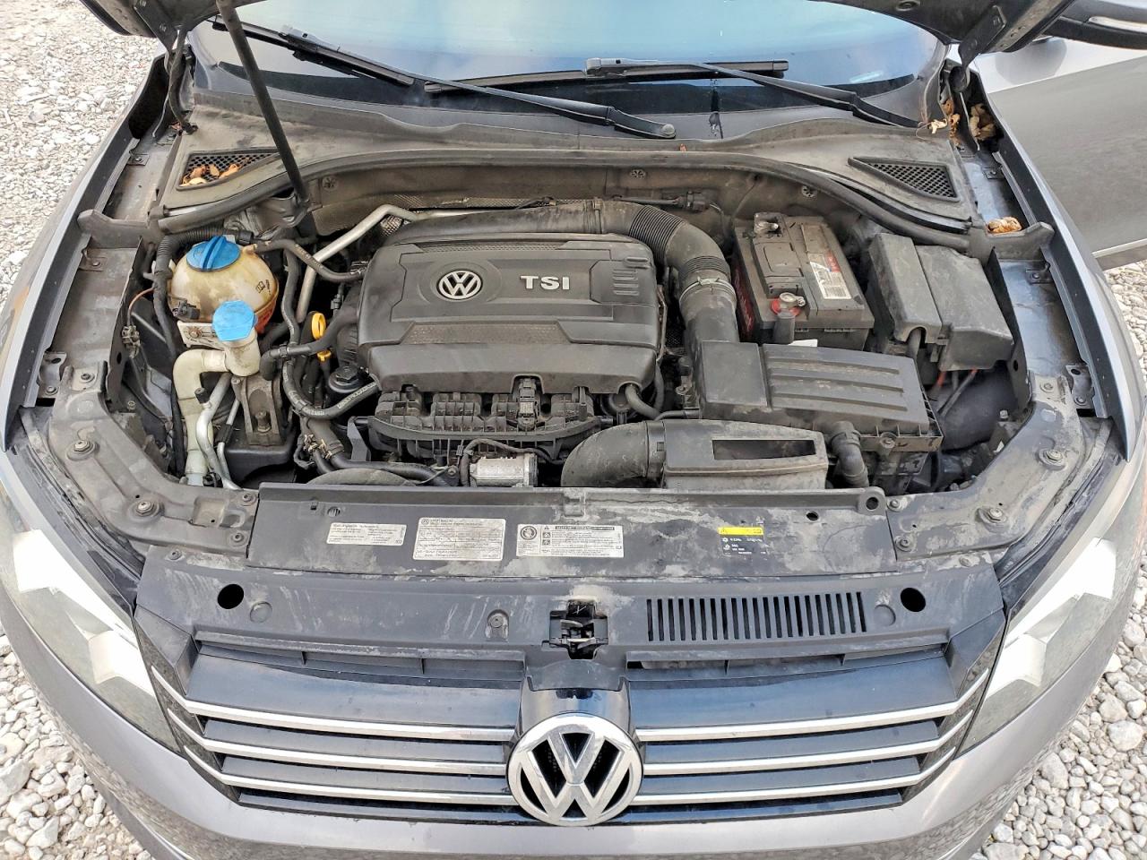 2015 VOLKSWAGEN PASSAT SE photo 11