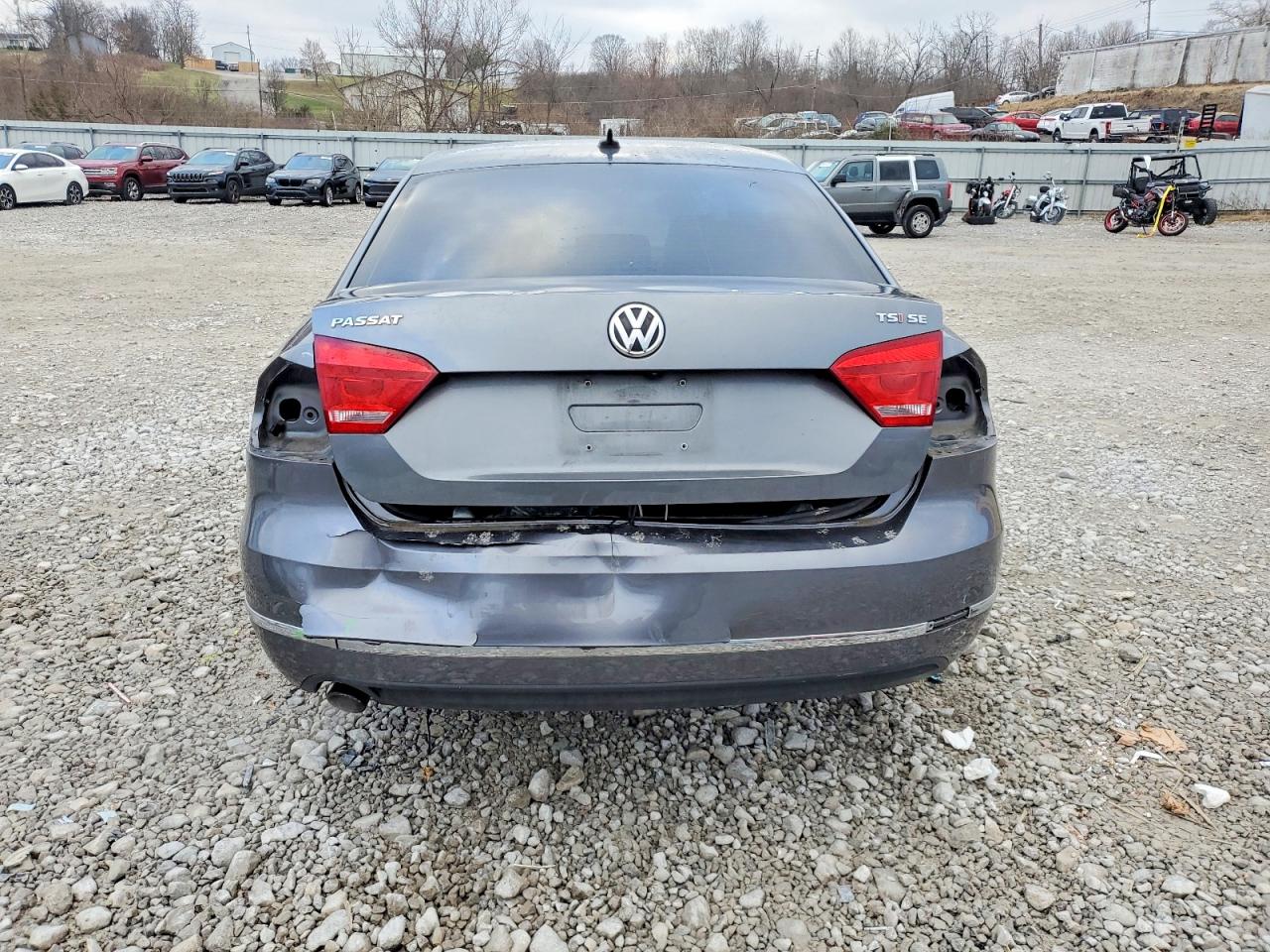 2015 VOLKSWAGEN PASSAT SE photo 6