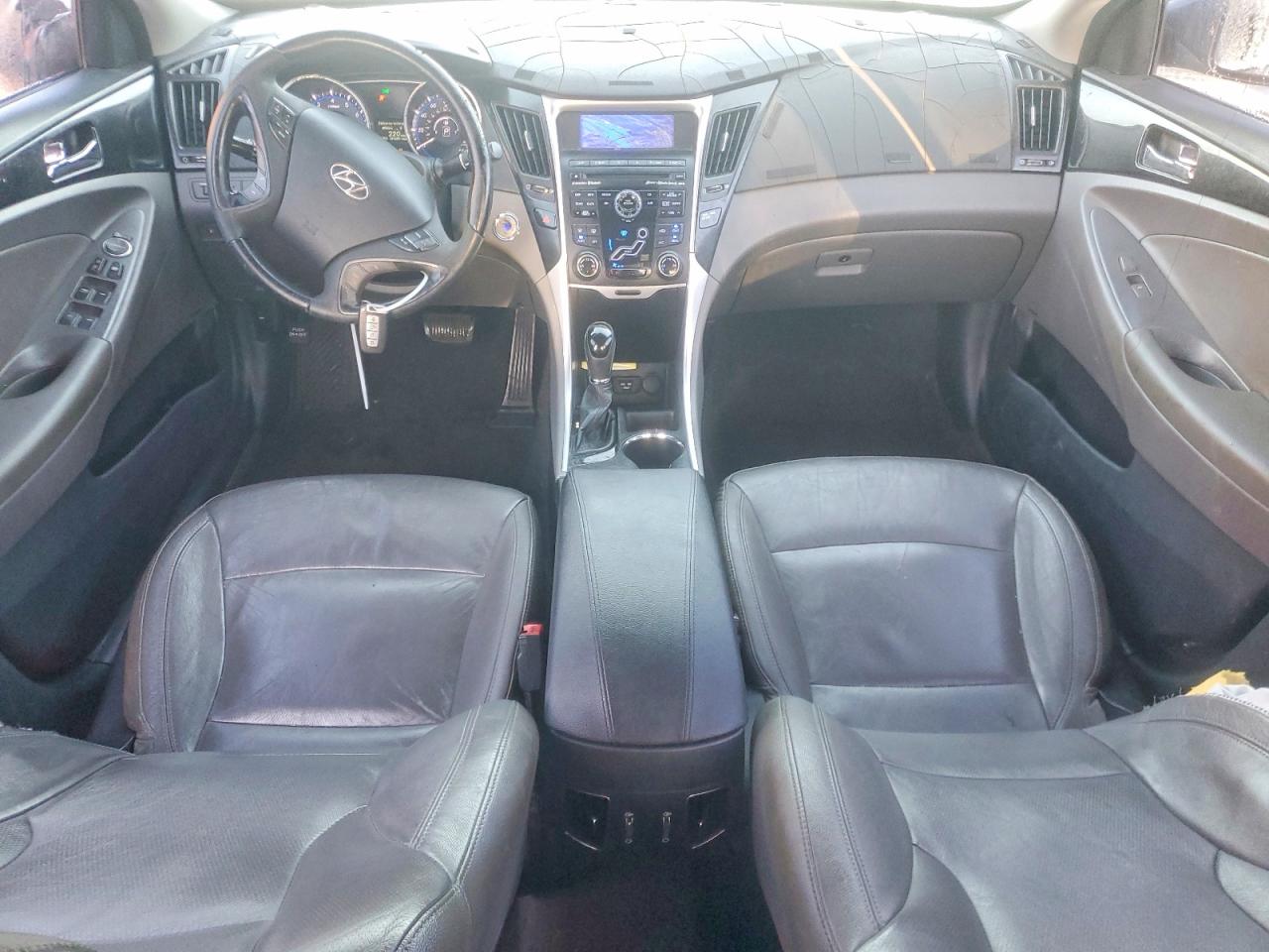 2011 HYUNDAI SONATA SE photo 15
