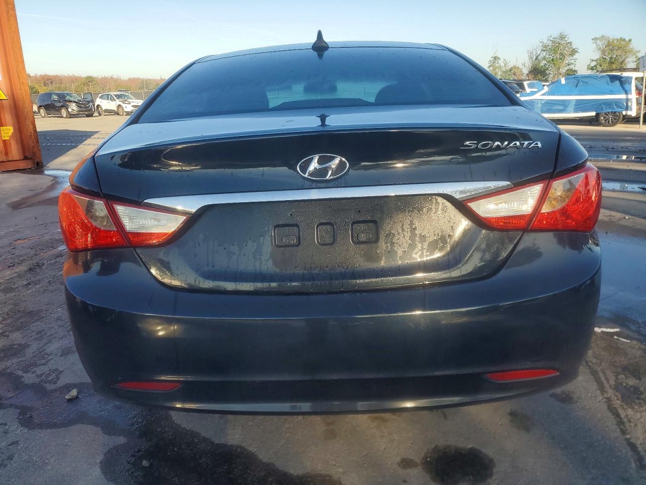 2011 HYUNDAI SONATA SE photo 11