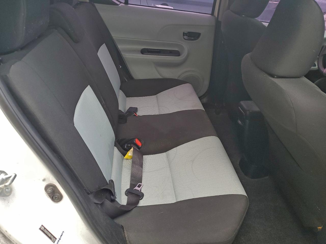2013 TOYOTA PRIUS C photo 21