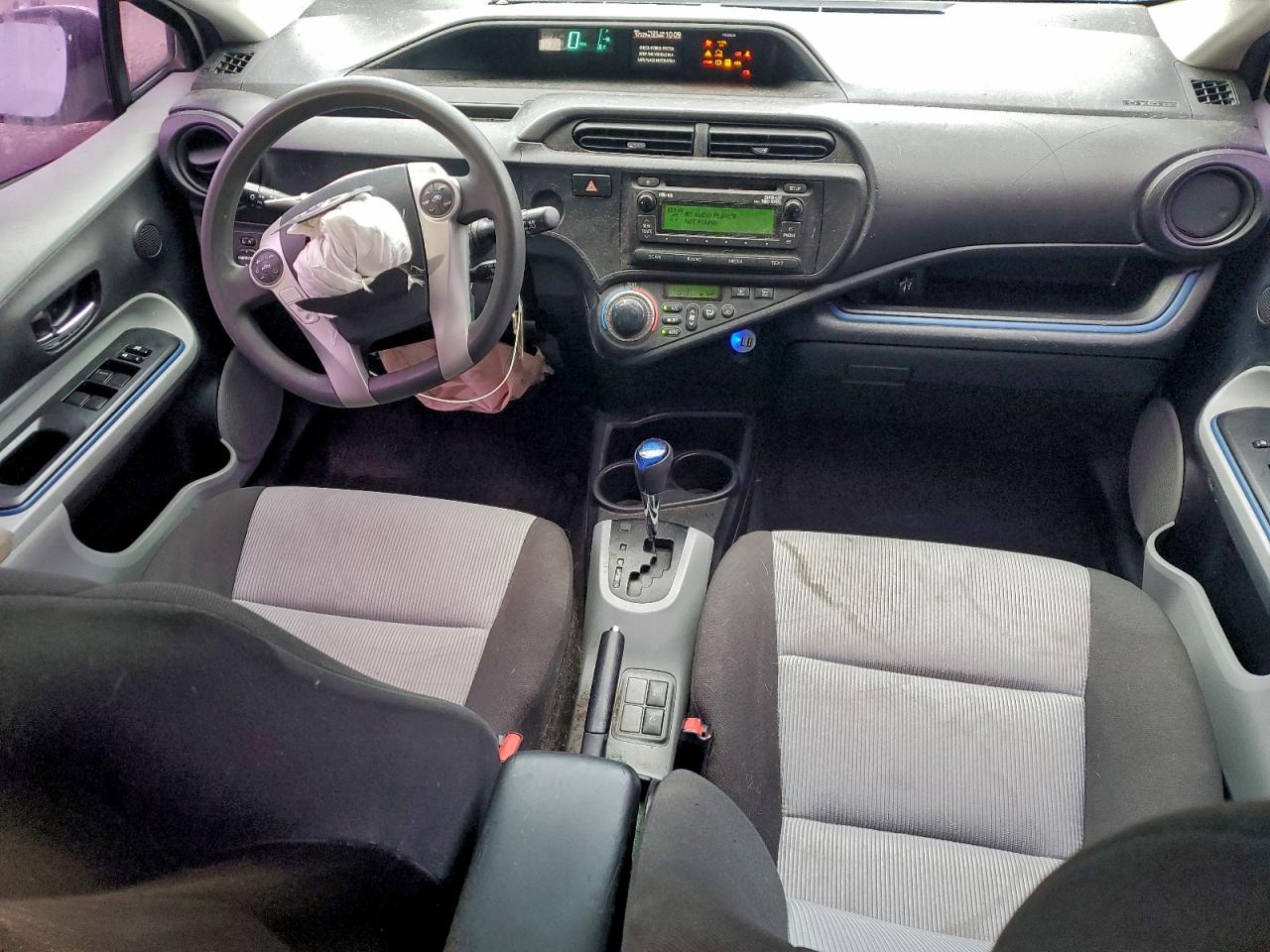 2013 TOYOTA PRIUS C photo 15