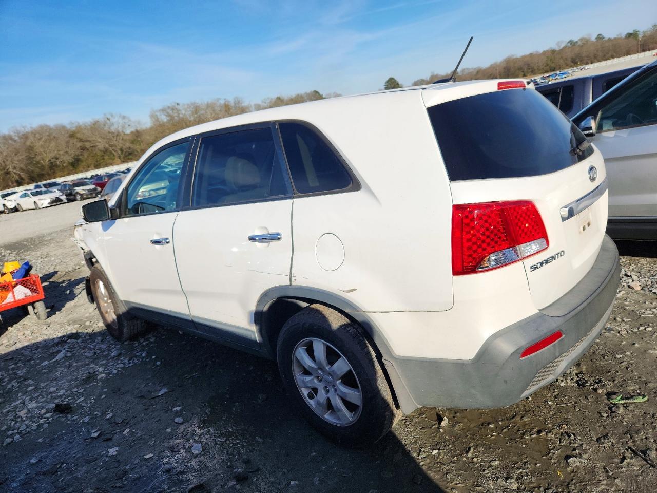2011 KIA SORENTO BASE photo 2