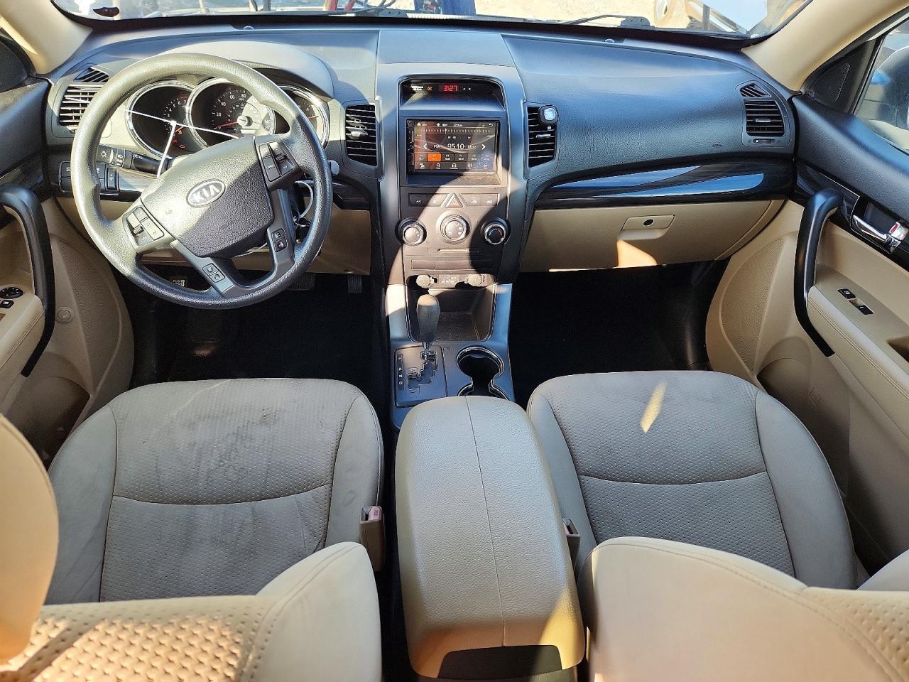 2011 KIA SORENTO BASE photo 8