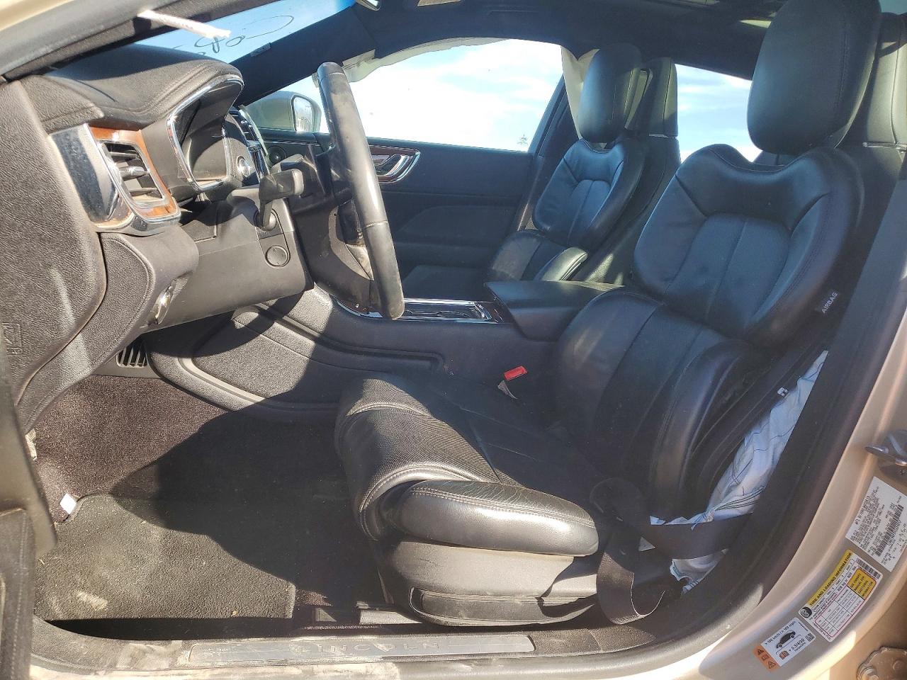2017 LINCOLN CONTINENTAL RESERVE photo 13