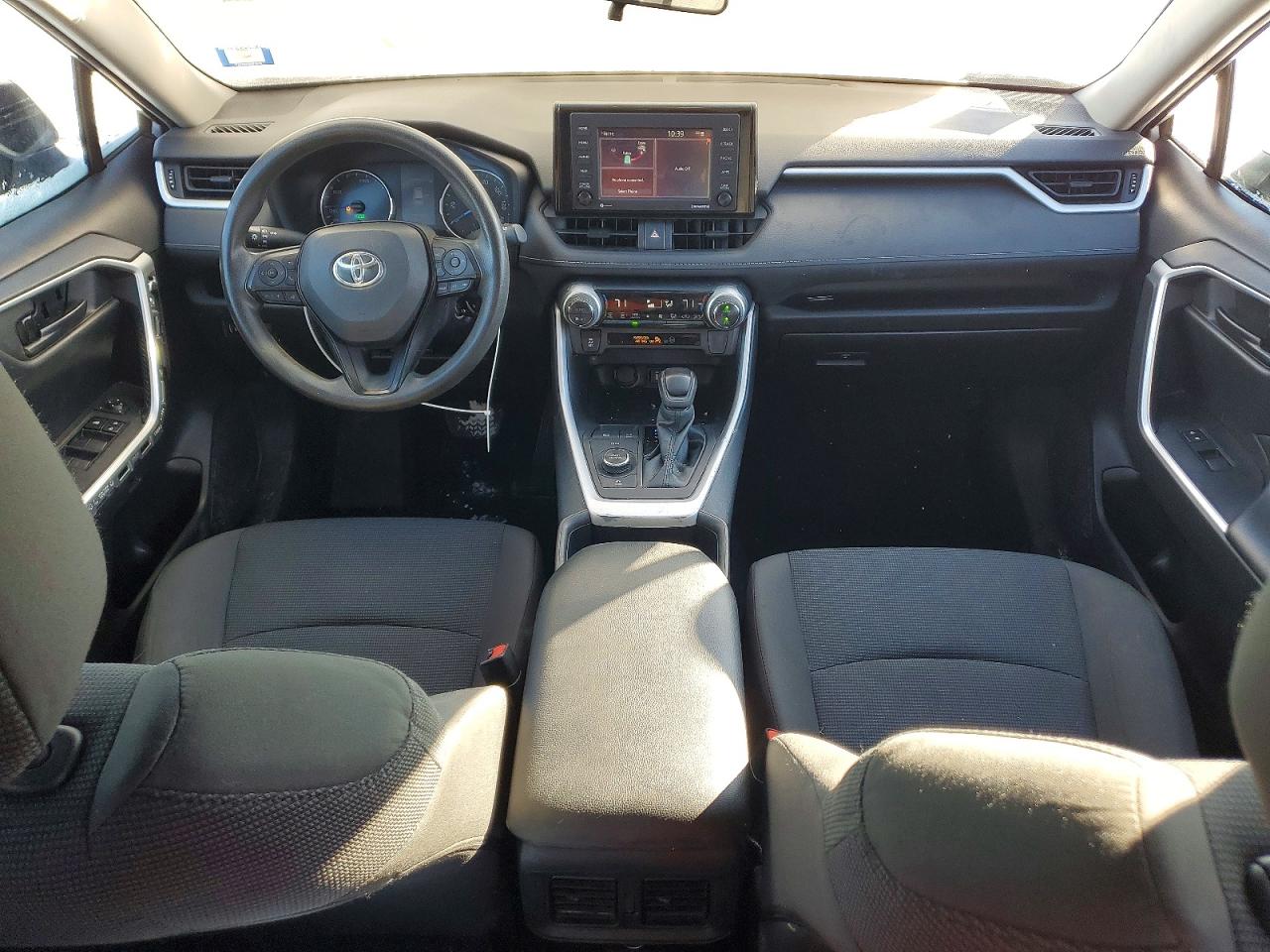 2022 TOYOTA RAV4 LE photo 8