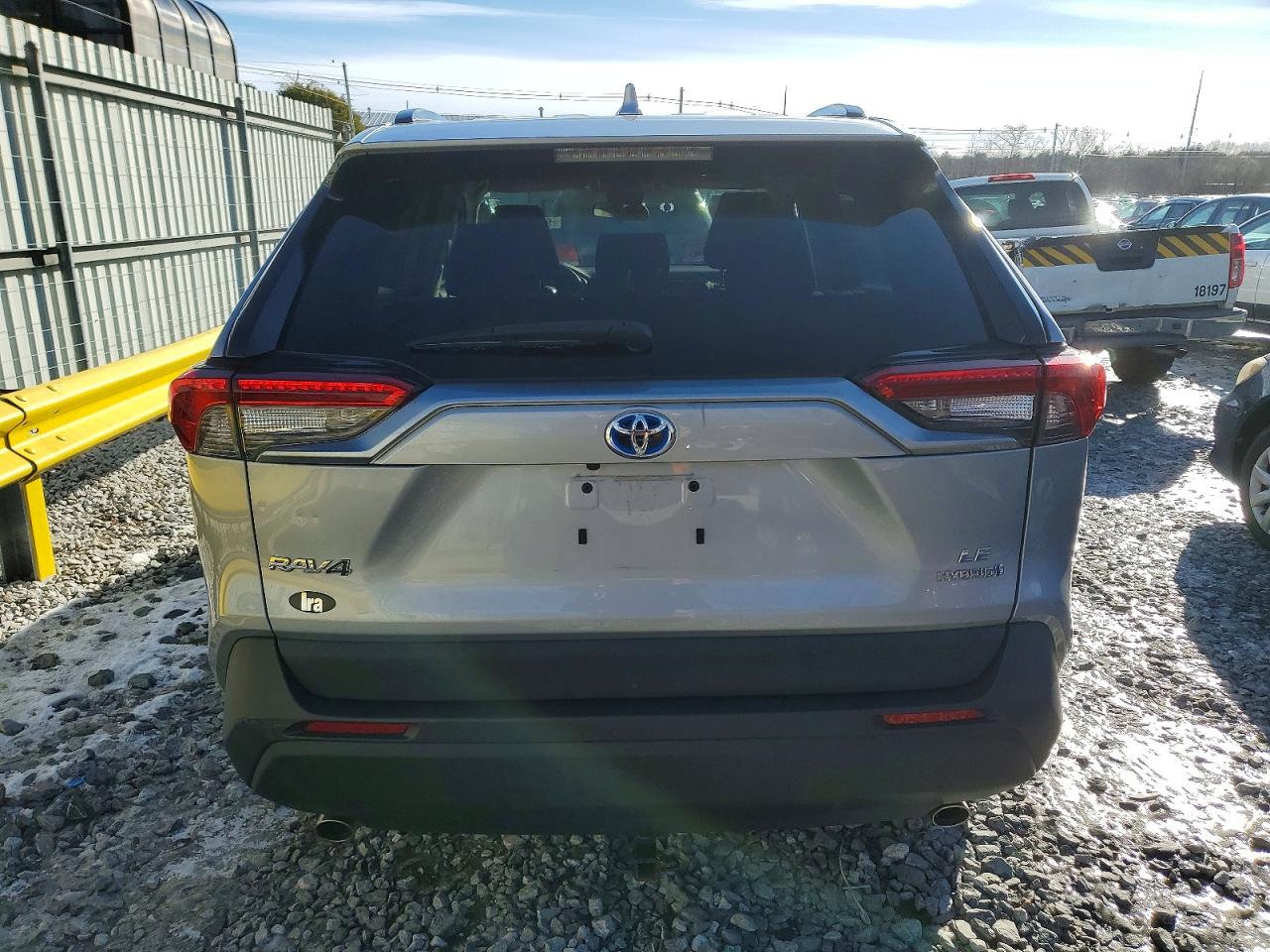 2022 TOYOTA RAV4 LE photo 6