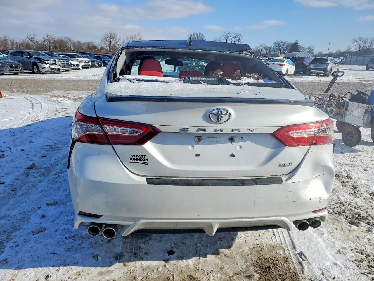 2019 TOYOTA CAMRY XSE photo 11