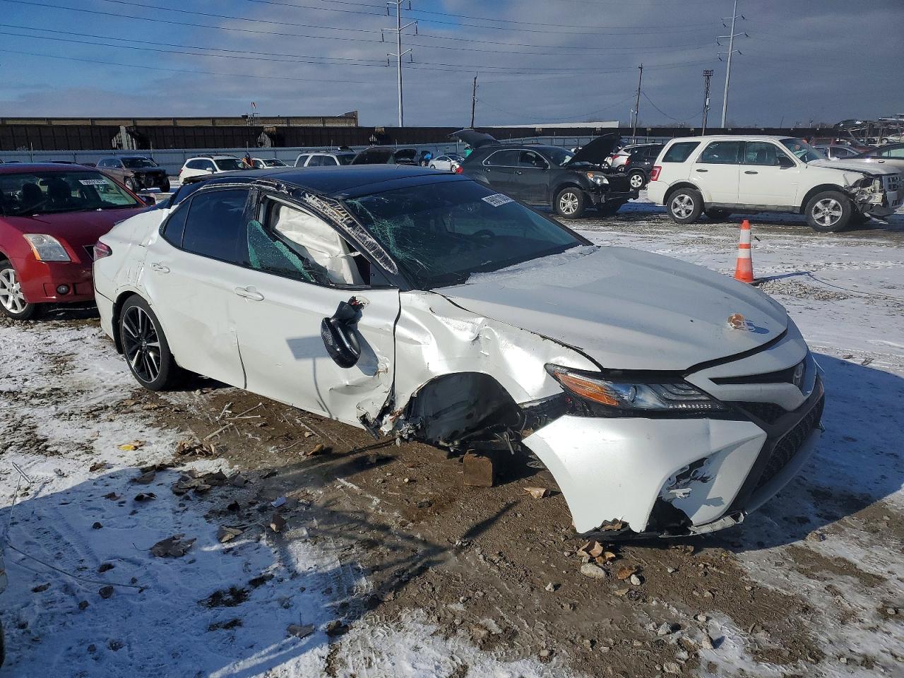 2019 TOYOTA CAMRY XSE photo 7