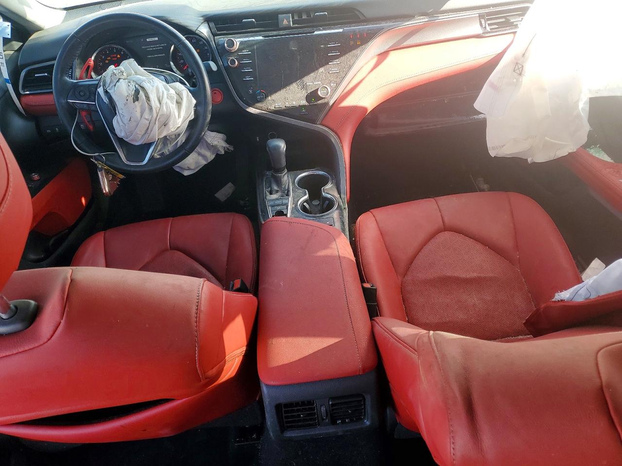 2019 TOYOTA CAMRY XSE photo 15