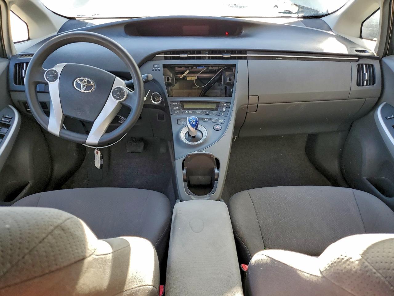 2011 TOYOTA PRIUS photo 8