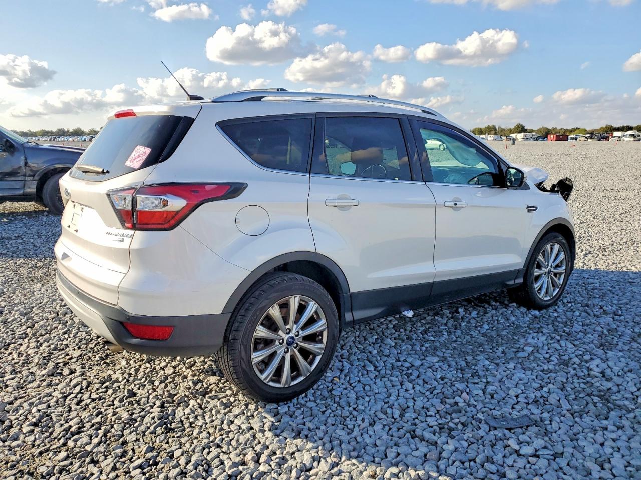 2017 FORD ESCAPE TITANIUM photo 3