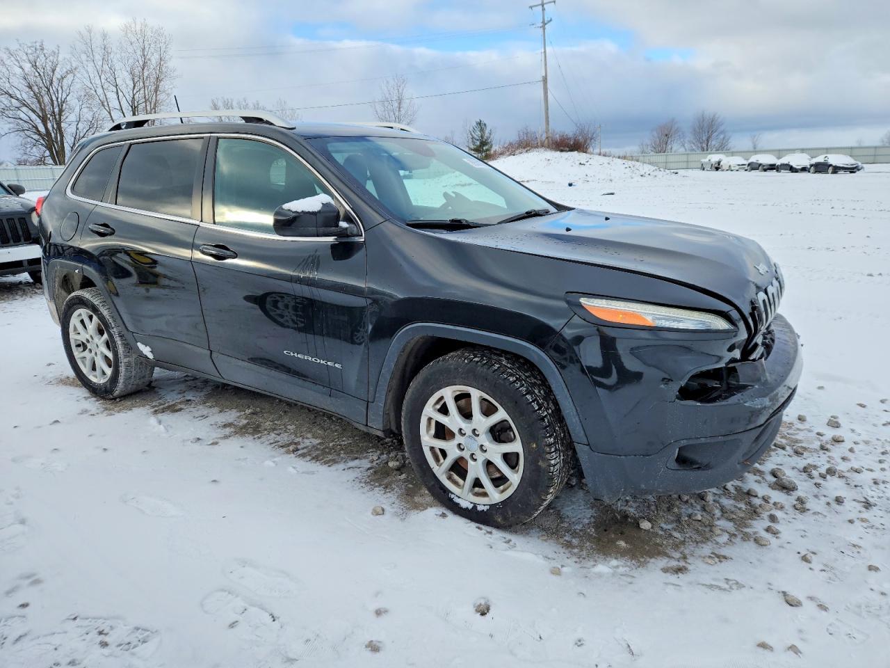 2016 JEEP CHEROKEE LATITUDE photo 4