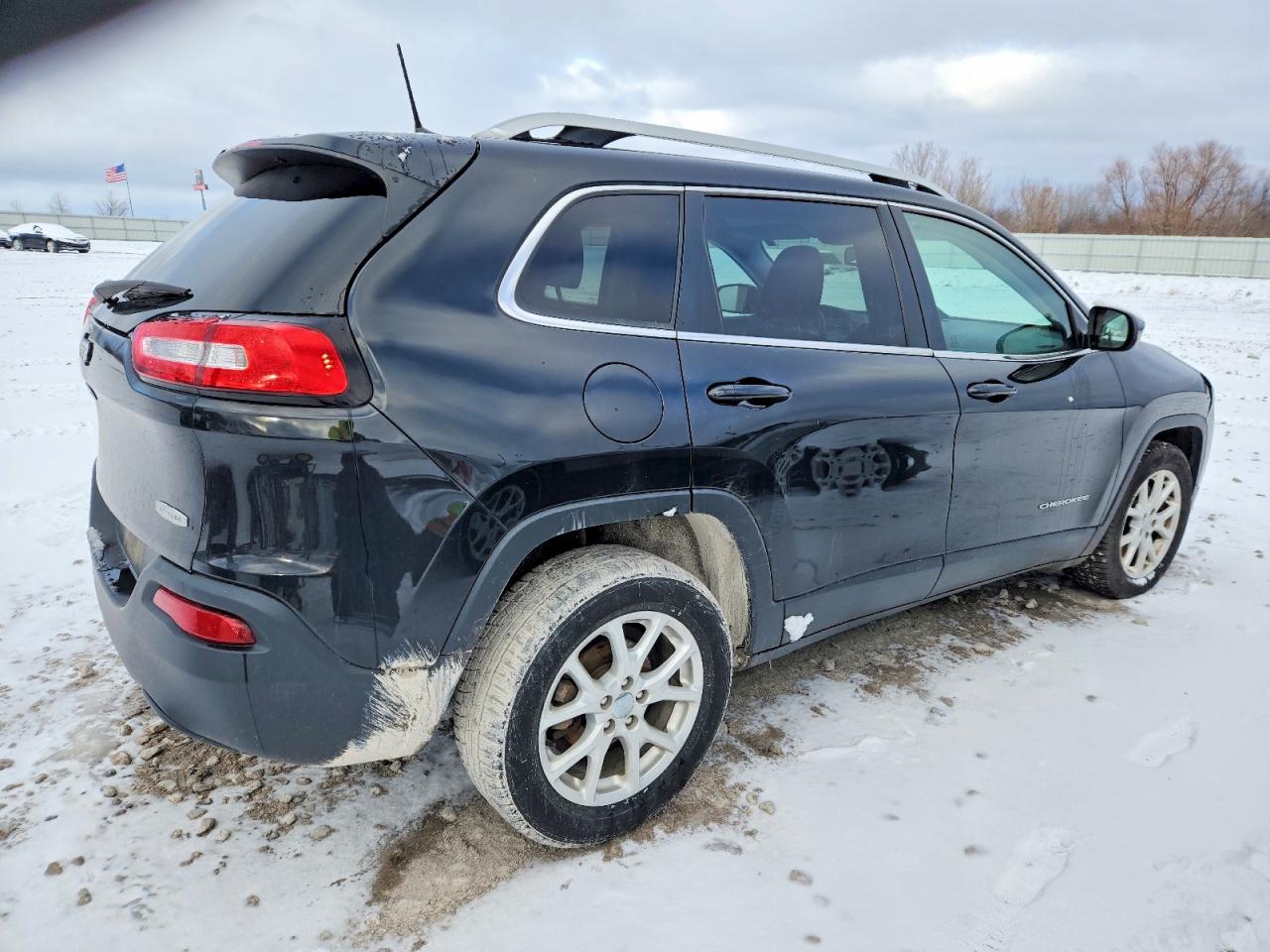 2016 JEEP CHEROKEE LATITUDE photo 3