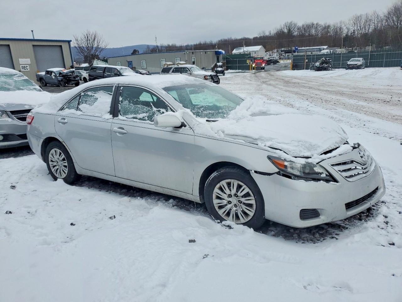 2010 TOYOTA CAMRY BASE photo 4