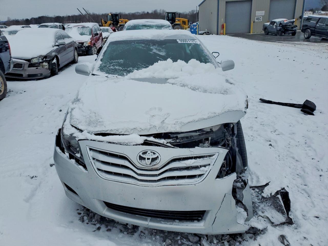 2010 TOYOTA CAMRY BASE photo 5