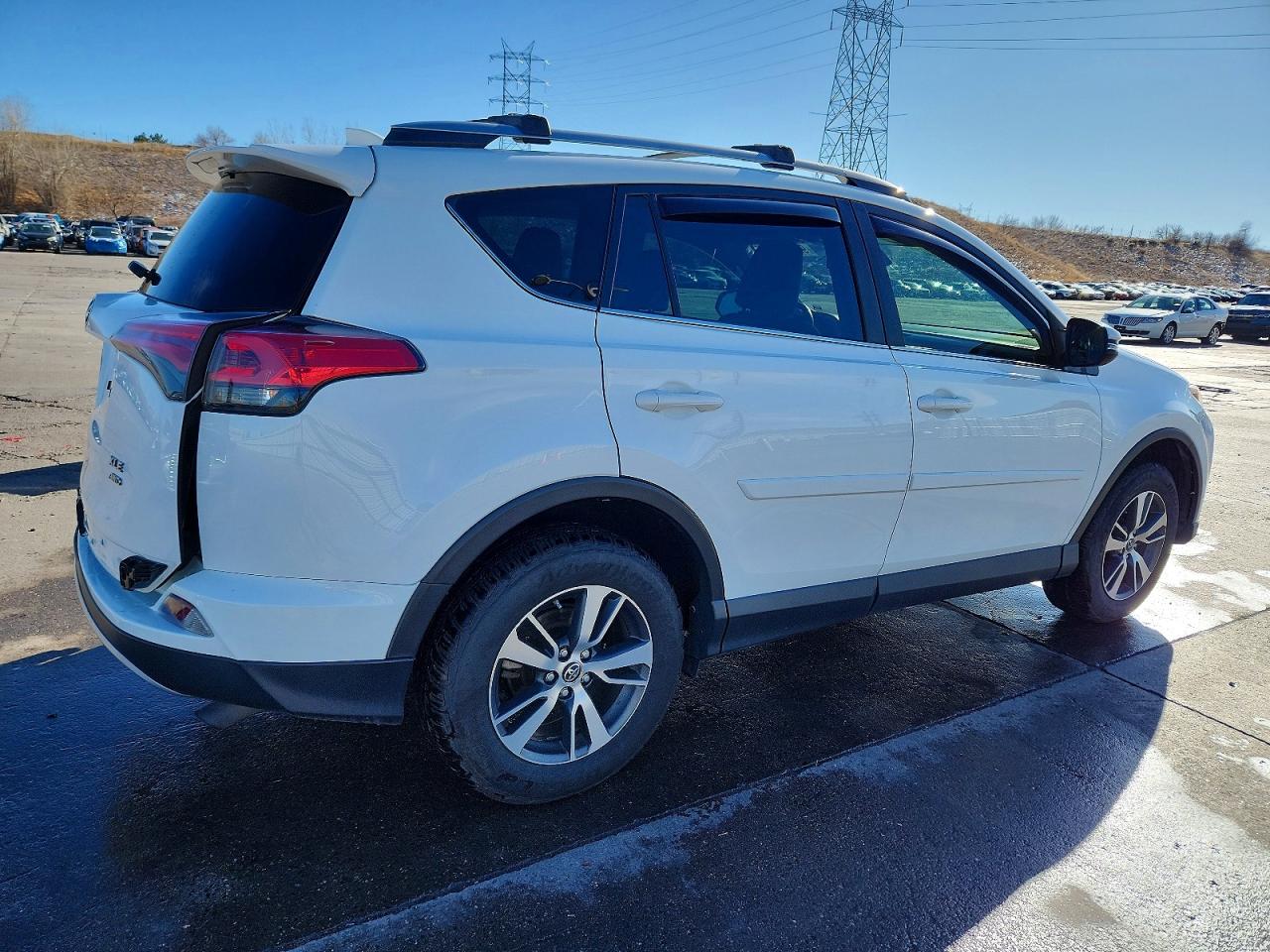 2018 TOYOTA RAV4 XLE photo 3