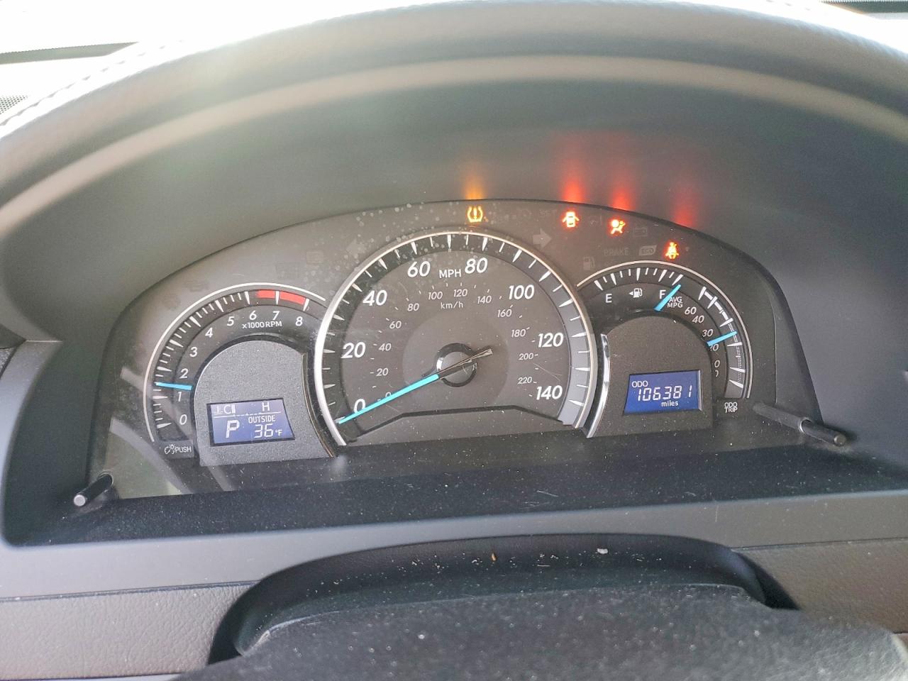 2015 TOYOTA CAMRY LE photo 9