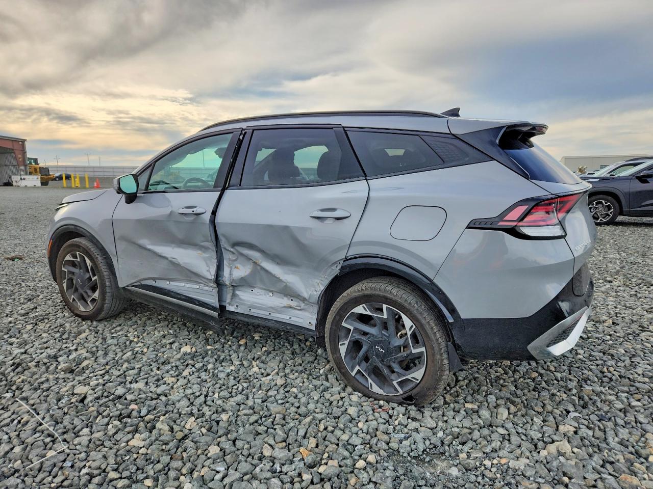 2025 KIA SPORTAGE SX PRESTIGE photo 2