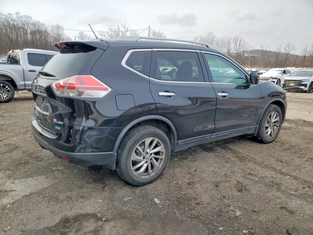 2014 NISSAN ROGUE S photo 5