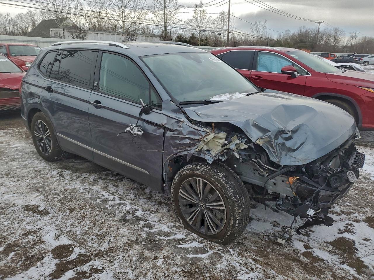 2024 VOLKSWAGEN TIGUAN WOLFSBURG photo 4