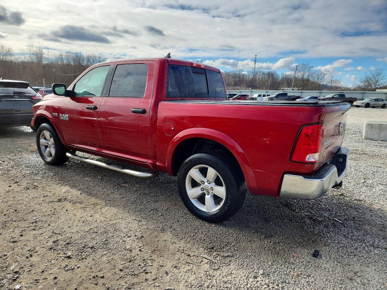 2015 RAM 1500 SLT photo 2