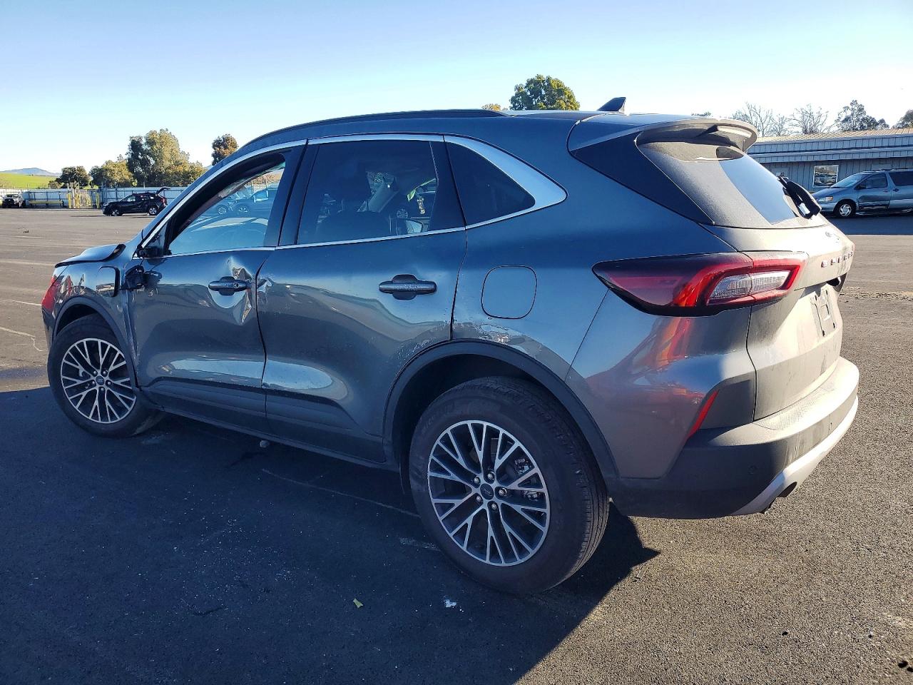 2025 FORD ESCAPE photo 3