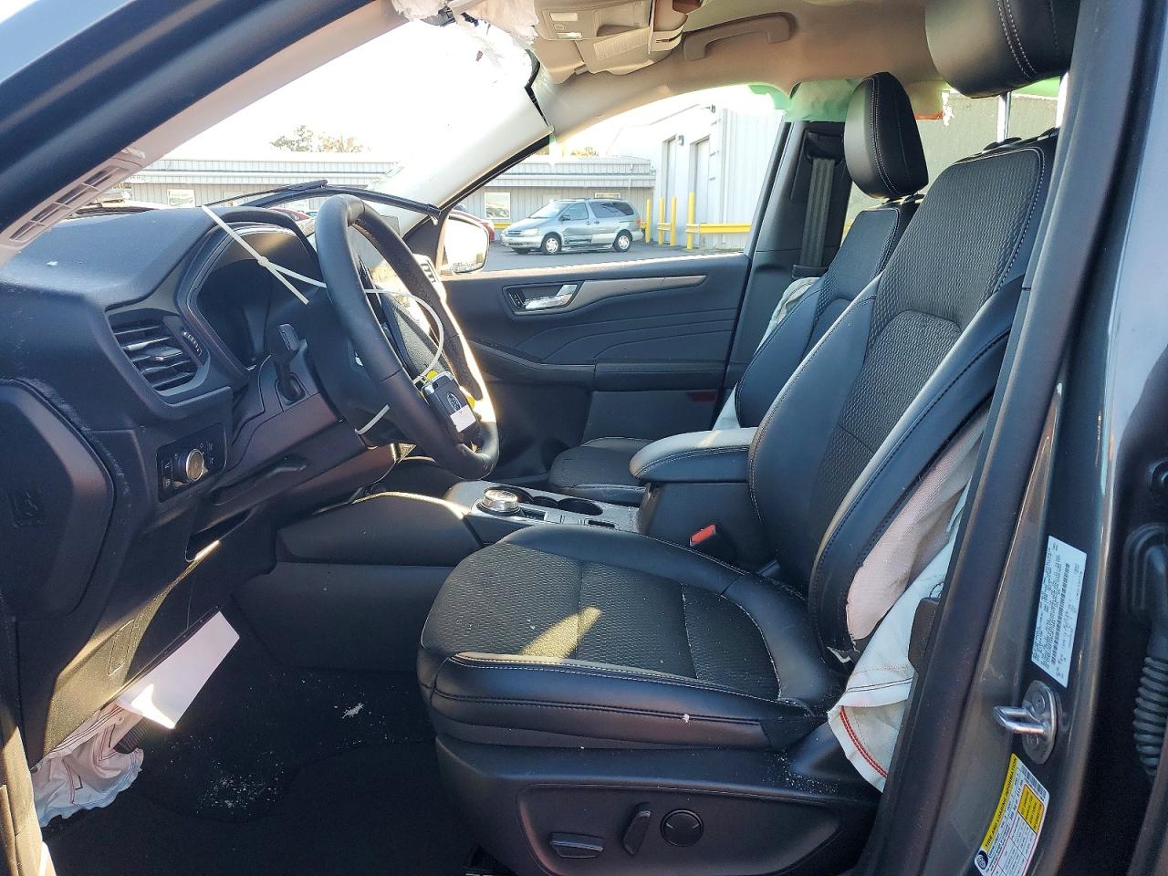 2025 FORD ESCAPE photo 13