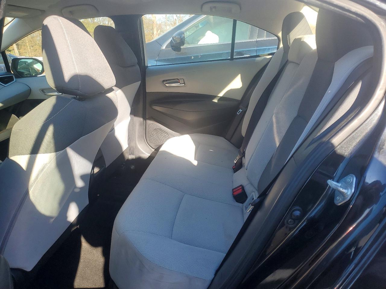 2021 TOYOTA COROLLA LE photo 19