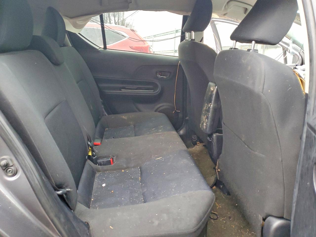 2015 TOYOTA PRIUS C photo 10