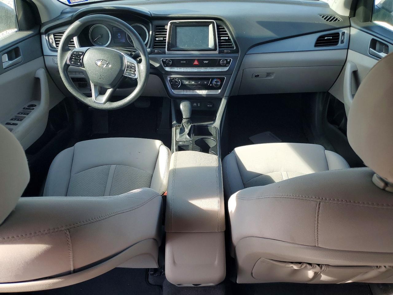 2018 HYUNDAI SONATA SE photo 8
