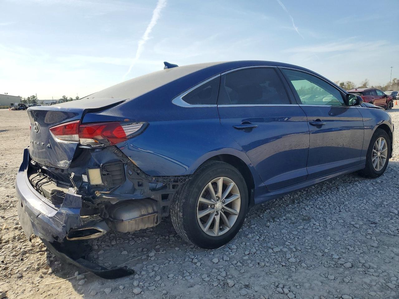 2018 HYUNDAI SONATA SE photo 3