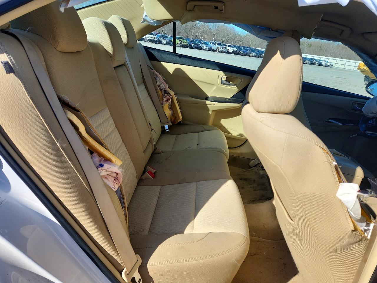 2015 TOYOTA CAMRY LE photo 10