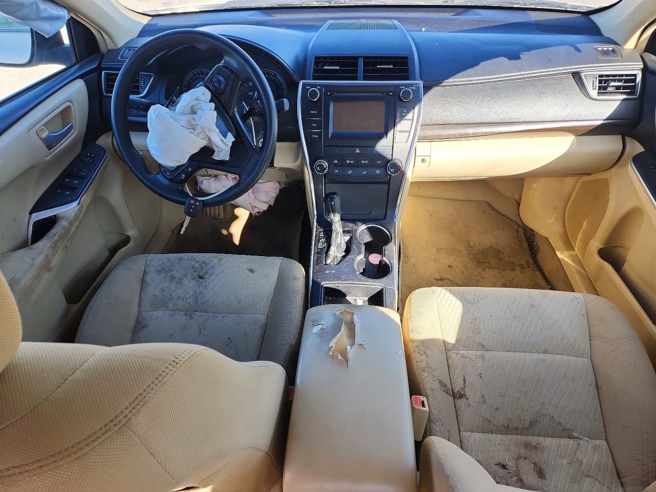 2015 TOYOTA CAMRY LE photo 8