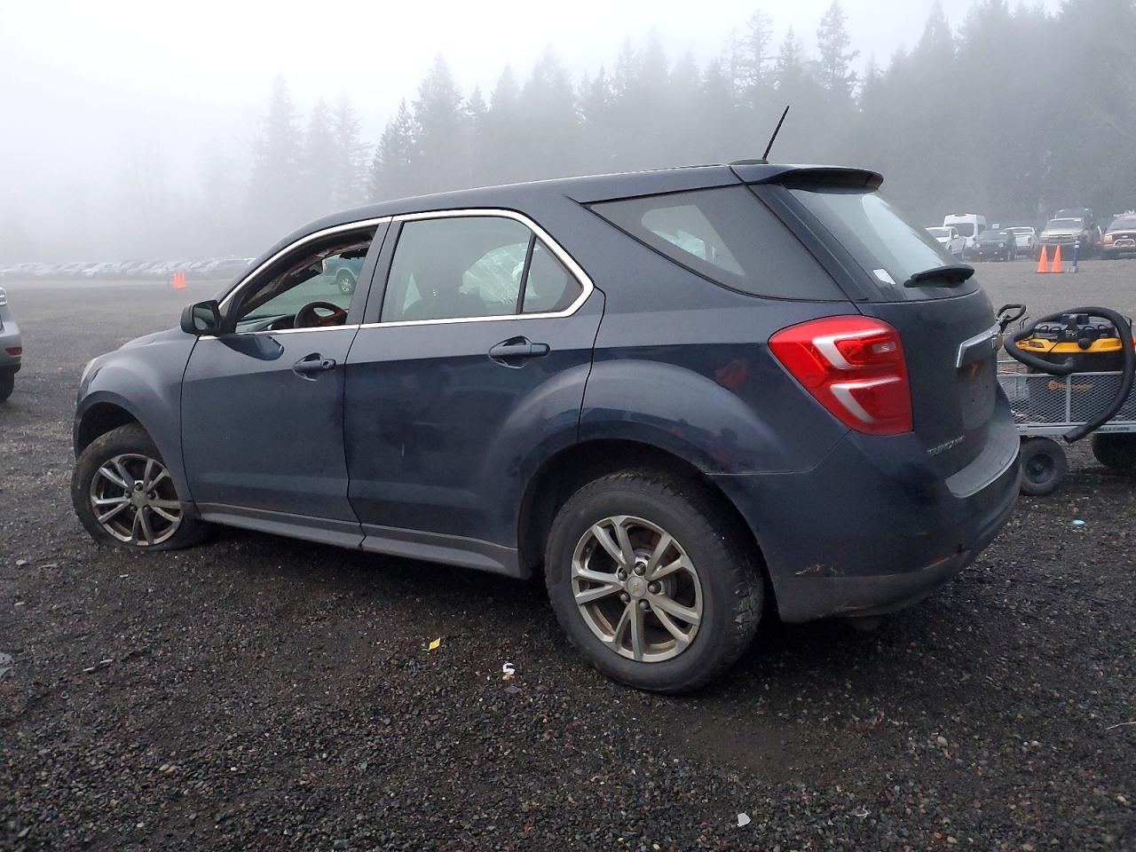 2017 CHEVROLET EQUINOX LS photo 3