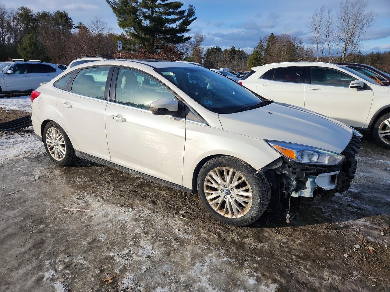 2017 FORD FOCUS TITANIUM photo 4