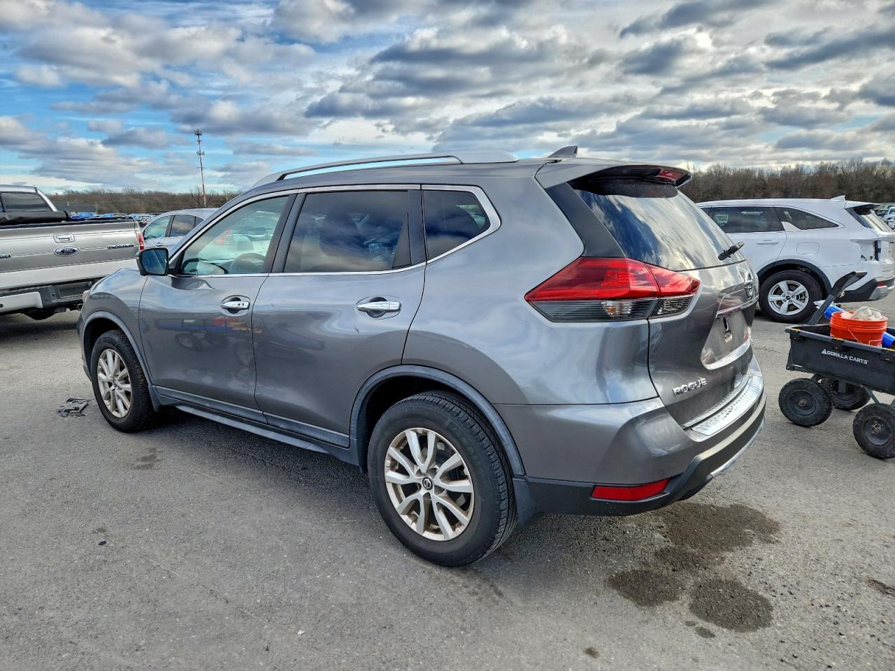 2018 NISSAN ROGUE S photo 2